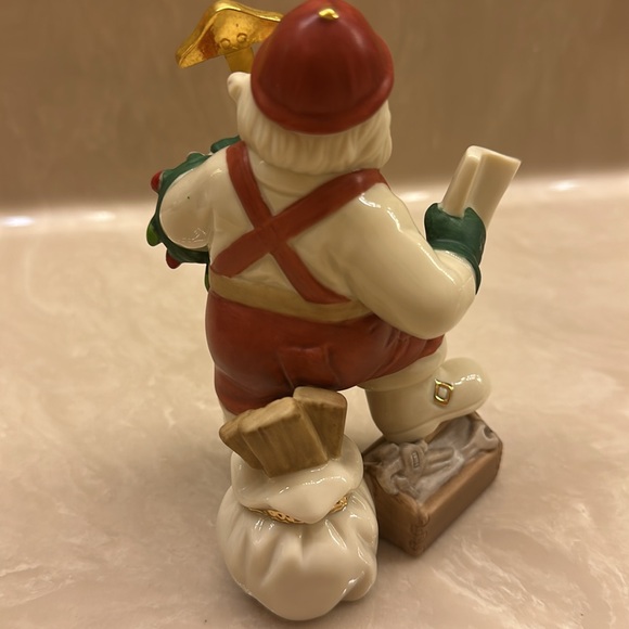 EUC Vintage Lenox Santa Figurine with Red and Gold Details - Picture 3 of 5